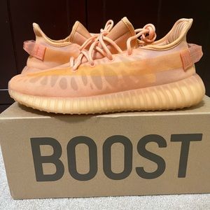 Yeezy 350 V2 mono clay